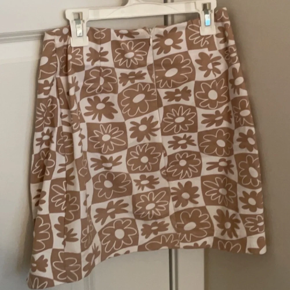 Y2K Style Neutral Flower Print “Love on a Hanger” Skirt - Picture 2 of 4